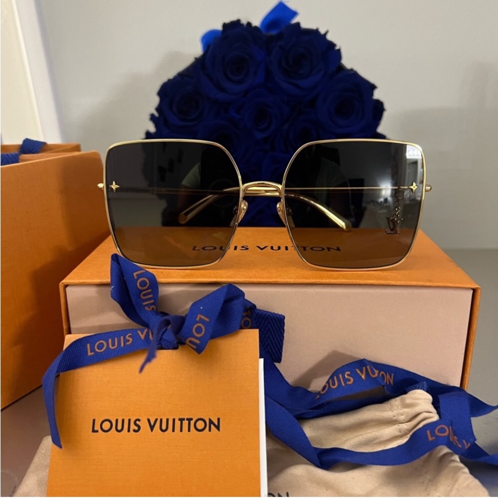 Louis Vuitton square charm sunglasses